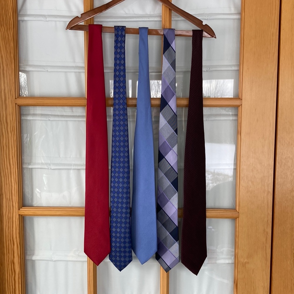 Lot of 5 ties - blue/reds
